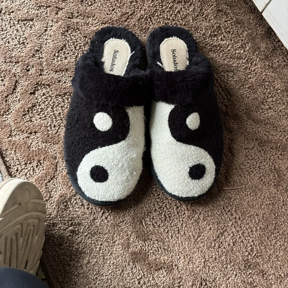 Soludos Black and White Yin Yang Slippers - Picture 2 of 4